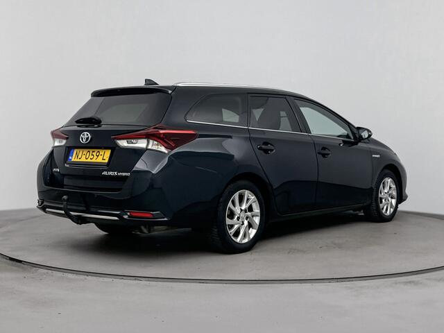 Toyota AURIS Touring Sports 1.8 Hybrid Lease pro | Navigatie | Parkeercamera | Panoramadak | Stoelverwarming |
