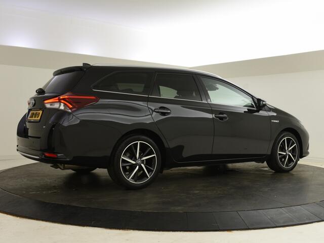 Toyota AURIS 1.8 Hybrid Team Edition | Parkeersensoren V+A | Stoelverwarming