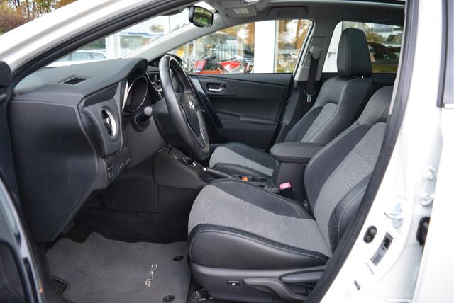 Toyota AURIS Touring Sports 1.8 Hybrid Executive | Pano | Trekhaak | Keyless | Orig. NL | NAP |