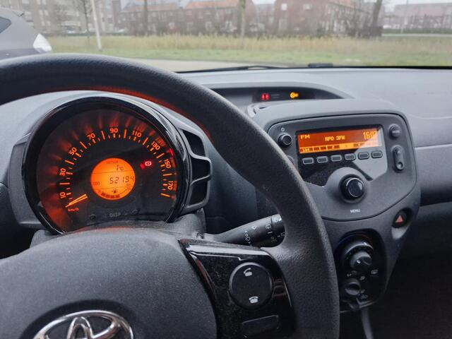 Toyota AYGO 1.0 VVT-i x-fun Nederlandse auto, dealeronderhouden, 1ste eigenaar