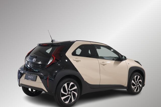 Toyota AYGO X 1.0 VVT-i MT Pulse, Apple CarPlay en Android Auto, Parkeercamera, Adaptive Cruise control & Climate control!