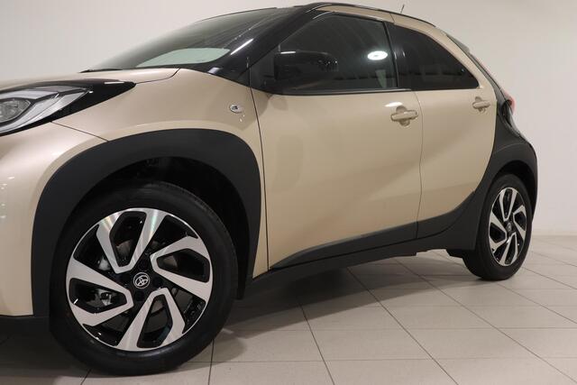 Toyota AYGO X 1.0 VVT-i MT Pulse, Apple CarPlay en Android Auto, Parkeercamera, Adaptive Cruise control & Climate control!