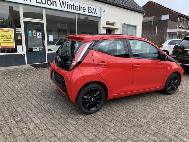 Toyota AYGO 1.0 VVT-i x-wave