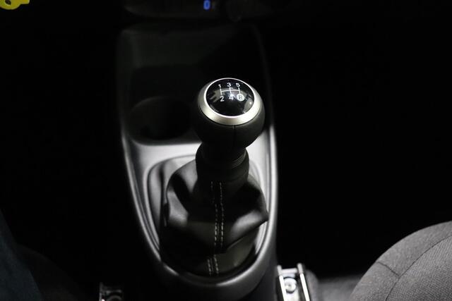 Toyota AYGO X 1.0 VVT-i MT Play, Apple Carplay & Android Auto, Camera, Airco, Cruise Control!