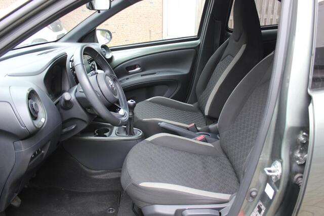 Toyota AYGO X 1.0 VVT-i MT Pulse Bi Tone, Adap Cruise, Lane Assist, Winter Pack, Camera, All Season.