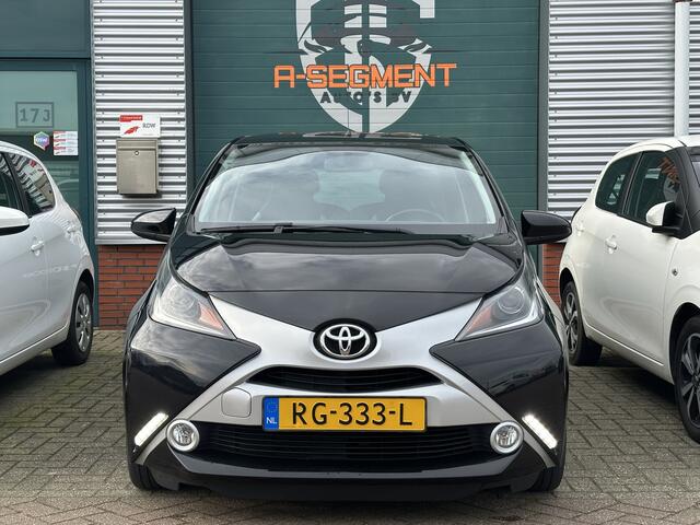 Toyota AYGO 1.0 VVT-i x-play / Carplay / Camera / Nap / Airco / 5-drs
