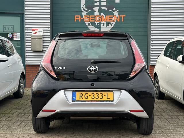 Toyota AYGO 1.0 VVT-i x-play / Carplay / Camera / Nap / Airco / 5-drs