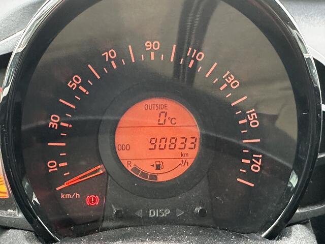 Toyota AYGO 1.0 VVT-i x-play / Carplay / Camera / Nap / Airco / 5-drs