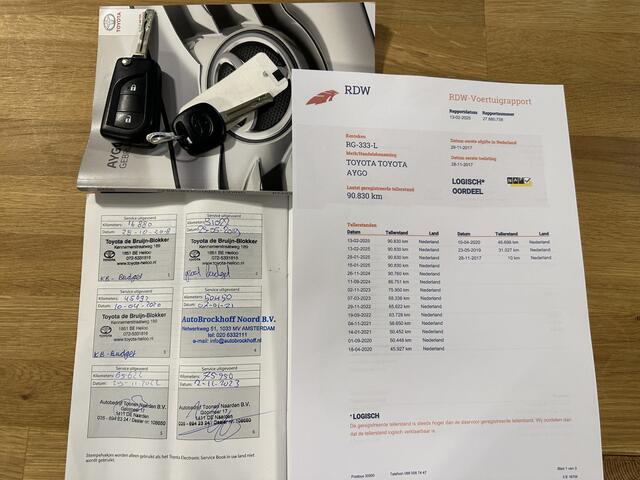 Toyota AYGO 1.0 VVT-i x-play / Carplay / Camera / Nap / Airco / 5-drs