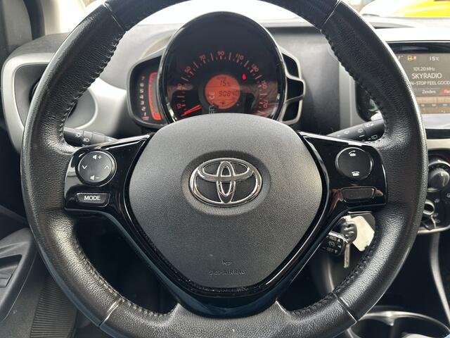 Toyota AYGO 1.0 VVT-i x-play / Carplay / Camera / Nap / Airco / 5-drs