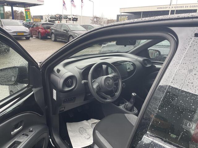 Toyota AYGO X 1.0 VVT-i MT Play
