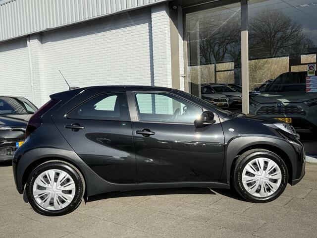 Toyota AYGO X 1.0 VVT-i MT Play 72pk | Apple Carplay/Android Auto | Adaptive Cruise Control |