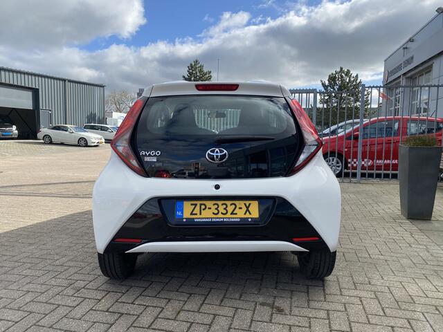 Toyota AYGO 1.0 VVT-i x-play 5-deurs Airco, Camera, elektr.ramen/spiegels, etc..