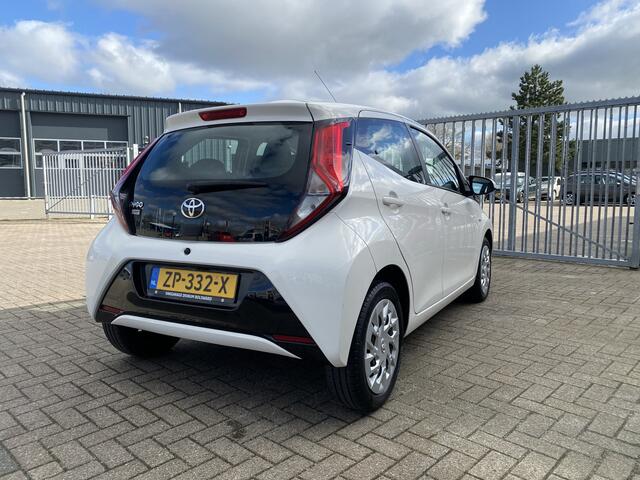 Toyota AYGO 1.0 VVT-i x-play 5-deurs Airco, Camera, elektr.ramen/spiegels, etc..