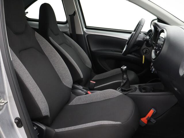 Toyota AYGO X 1.0 VVT-i MT PLAY + ADAPTIVE CRUISE | APPLE CARPLAY | CAMERA | AIRCO