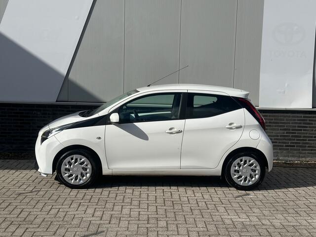 Toyota AYGO 1.0 VVT-i X-play | Airco | Achteruitrijcamera |