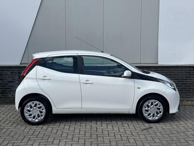 Toyota AYGO 1.0 VVT-i X-play | Airco | Achteruitrijcamera |