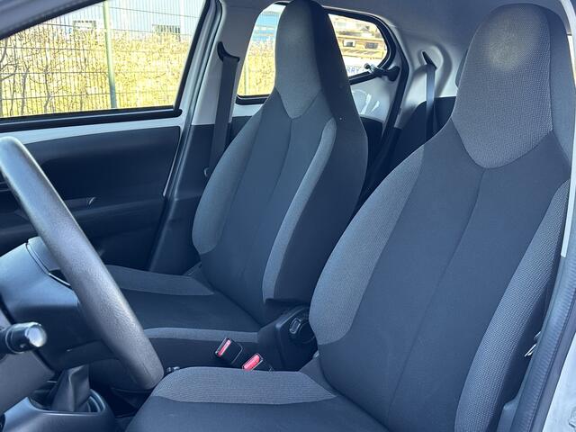 Toyota AYGO 1.0 VVT-i x-fun / Airco / dealeronderh / NAP / Bluetooth