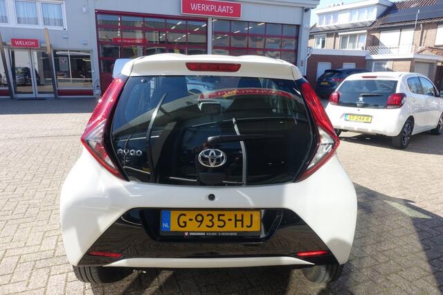 Toyota AYGO 1.0 VVT-I X-PLAY AUTOMAAT camera (All-in prijs)