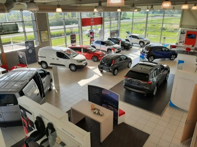 Toyota AYGO 1.0 VVT-i X-play | Navi | Airco | Achteruitrijcamera | Bluetooth |