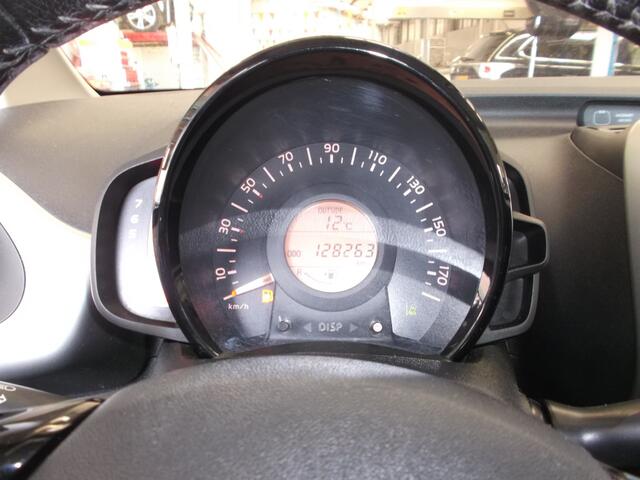 Toyota AYGO 1.0 VVT-i x-play achteruit cam airco stoelverw