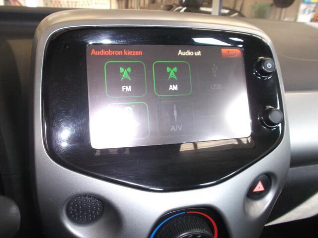 Toyota AYGO 1.0 VVT-i x-play achteruit cam airco stoelverw