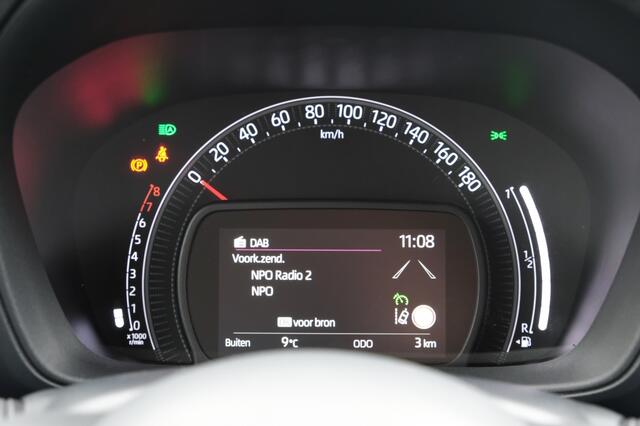 Toyota AYGO 1.0 VVT-i 72PK MT JBL | JBL Premium Sound systeem | Achteruitrij