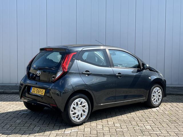 Toyota AYGO 1.0 VVT-i X-Play Carbio NL Auto Dealer onderhouden Carplay Camera