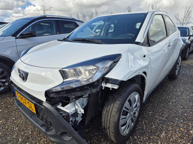 Toyota AYGO X 1.0 VVT-i MT Play 20.000km lichte schade btw scherm, bumper, deur spuiten