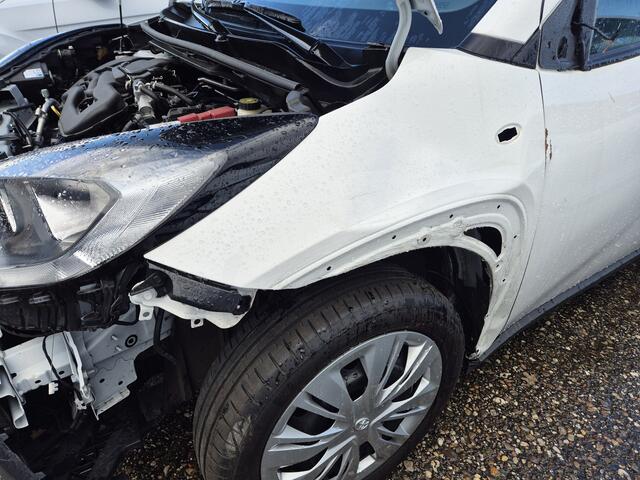 Toyota AYGO X 1.0 VVT-i MT Play 20.000km lichte schade btw scherm, bumper, deur spuiten