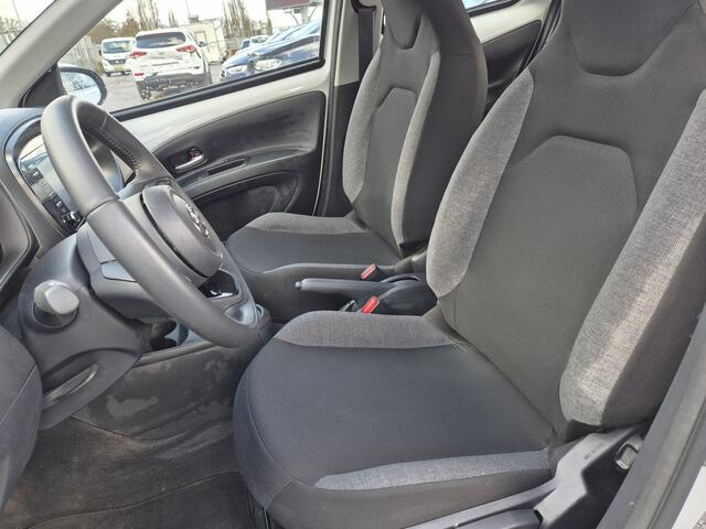 Toyota AYGO X 1.0 VVT-i MT Play 20.000km lichte schade btw scherm, bumper, deur spuiten