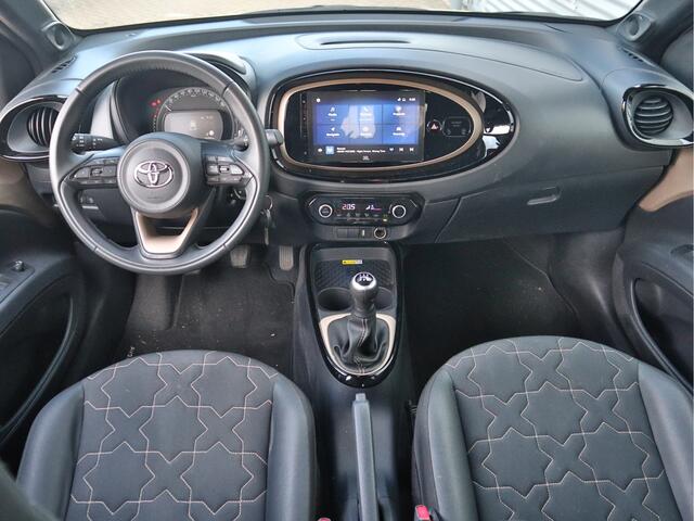 Toyota AYGO X 1.0 VVT-i MT Envy ECC-Airco Cr.Control ESP JBL Smartlink-Navi+Camera LED PrivacyGlass