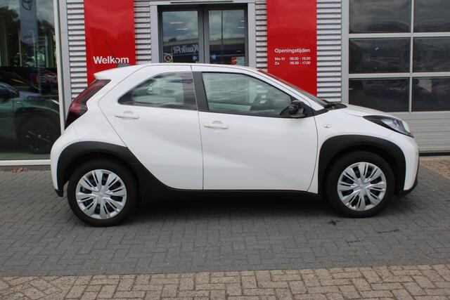 Toyota AYGO X 1.0 VVT-i MT Play