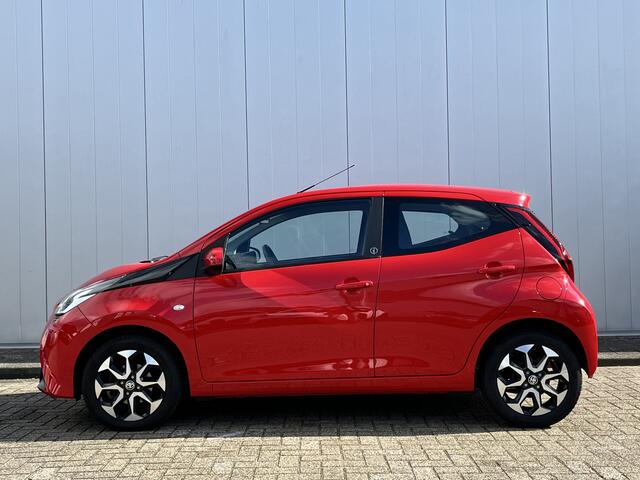 Toyota AYGO 1.0 VVT-i X-Joy Limited | Parkeersensoren | LM velgen | Apple/Android Auto |