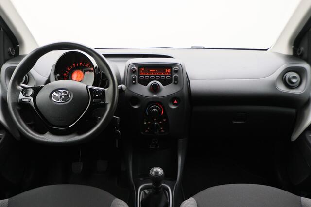 Toyota AYGO 1.0 VVT-i x-fun 5-Deurs, Airco, Cruise, Bluetooth, Elektrische Ramen, DAB, Xenon