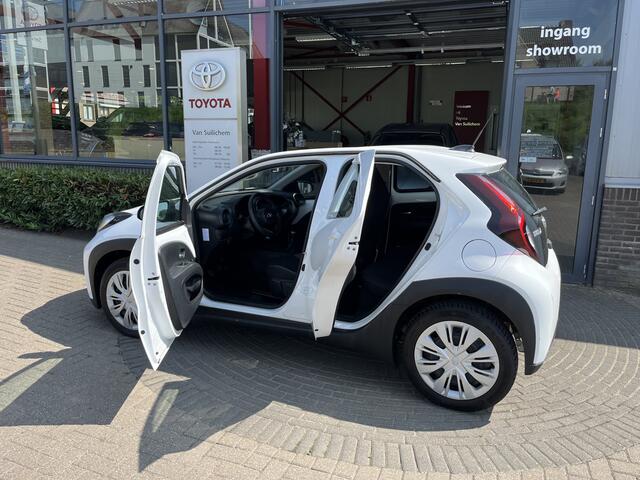 Toyota AYGO X 1.0 VVT-i MT Play