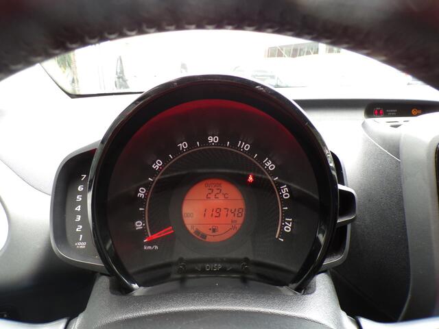 Toyota AYGO 1.0 VVT-i x-play AIRCO,LED,CAMERA,NIEUWE APK !!! ""ZONDAG OPEN""