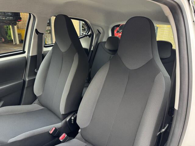 Toyota AYGO 1.0 VVT-i X 5drs