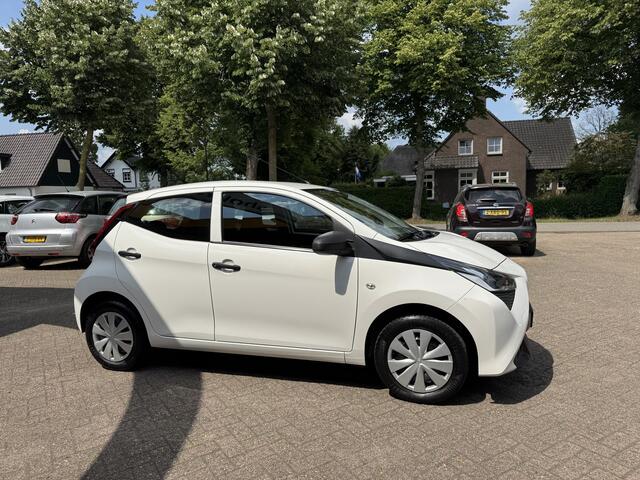 Toyota AYGO 1.0 VVT-i X 5drs