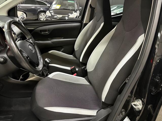Toyota AYGO 1.0 VVT-I X-PLAY / Airco / Camera / Apple carplay / Multimedia