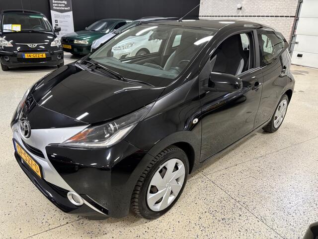 Toyota AYGO 1.0 VVT-I X-PLAY / Airco / Camera / Apple carplay / Multimedia