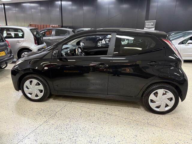 Toyota AYGO 1.0 VVT-I X-PLAY / Airco / Camera / Apple carplay / Multimedia