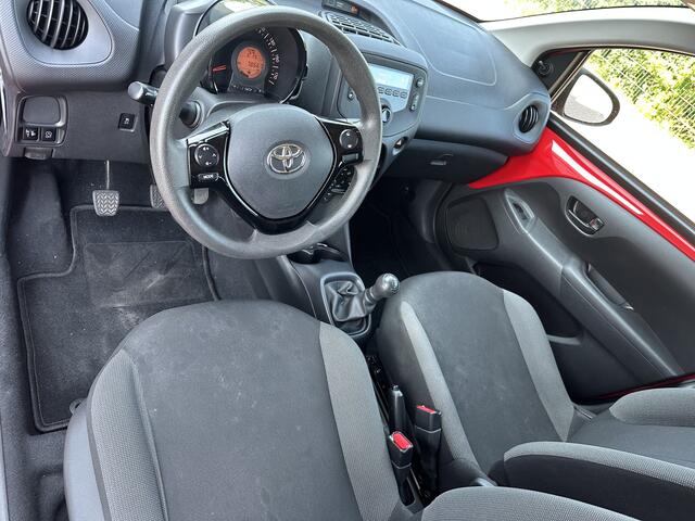 Toyota AYGO 1.0 VVT-i x-fun / Airco / NAP / onderhoudshistorie