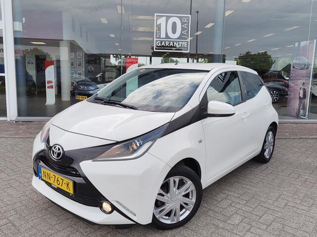 Toyota AYGO 1.0 VVT-i x-sport | Navi | Lichtmetalen Velgen | Achteruitrijcam