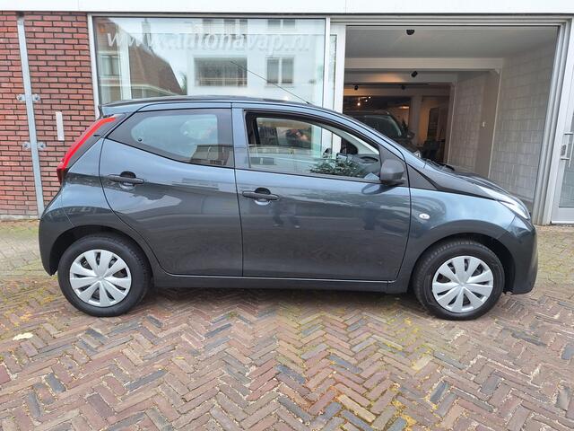 Toyota AYGO 1.0 VVT-i X-Fun 5Drs /Airco/Led/Garantie