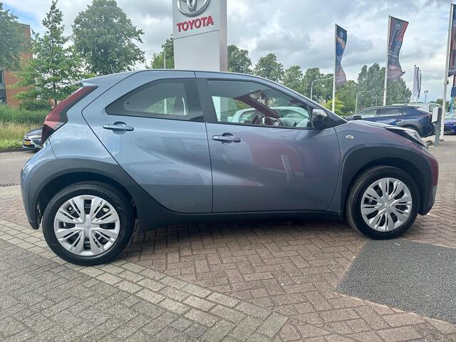 Toyota AYGO X 1.0 VVT-i MT Play