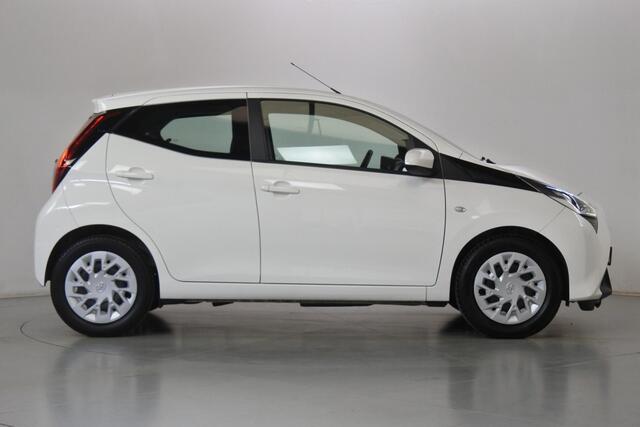 Toyota AYGO 1.0 VVT-i X-play Navigatie
