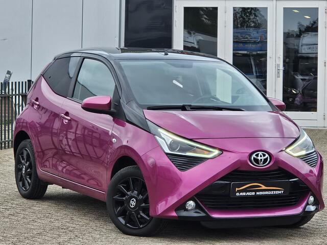 Toyota AYGO 1.0 VVT-i x-play AIRCO|CAMERA|GETINT GLAS|LM-VELGEN|USB|BLUE TOOTH TELEFONIE|STOELVERWARMING Maandag tot Vrijdag van 09.00 tot 20.00 uur en Zaterdag van 09.00 tot 18.00 uur