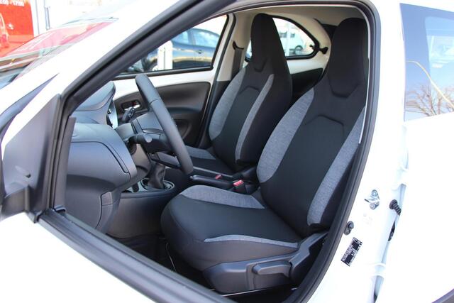 Toyota AYGO X 1.0 VVT-i MT Play **NIEUWE AUTO/ DIRECT LEVERBAAR**