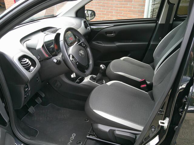 Toyota AYGO 1.0 VVT-i x-play